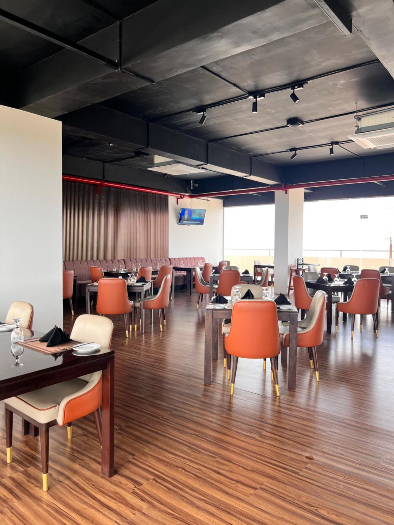 Ocean Breeze Negombo- Tidesend Luxury Beach Apartments Ngoại thất bức ảnh