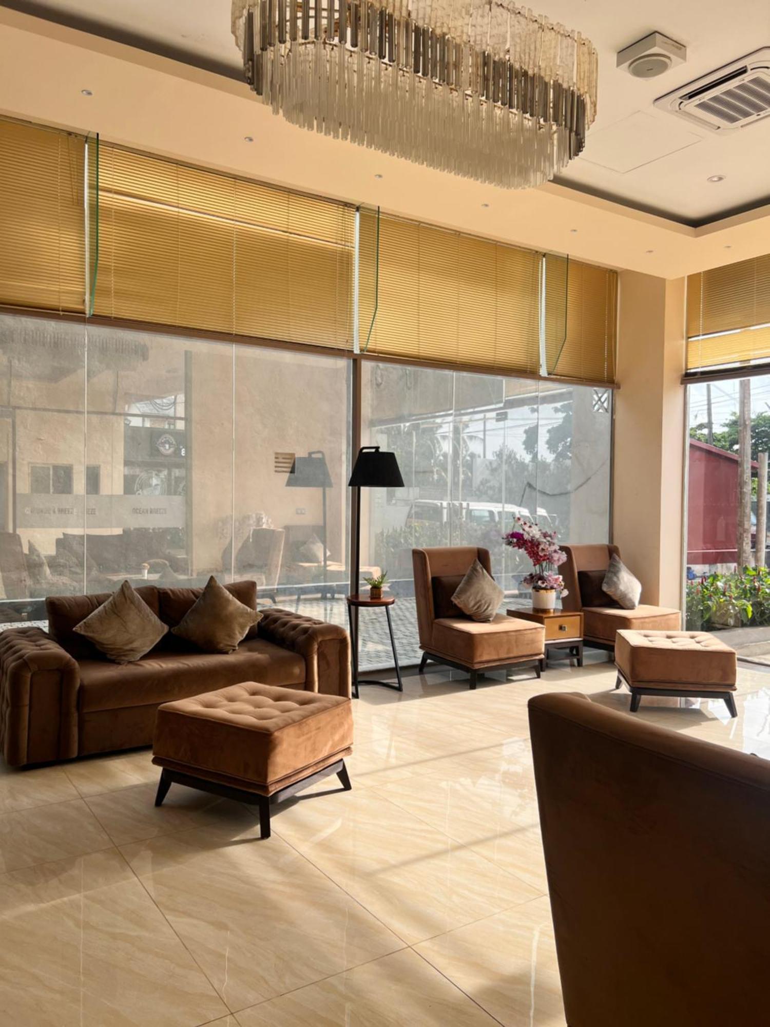 Ocean Breeze Negombo- Tidesend Luxury Beach Apartments Ngoại thất bức ảnh