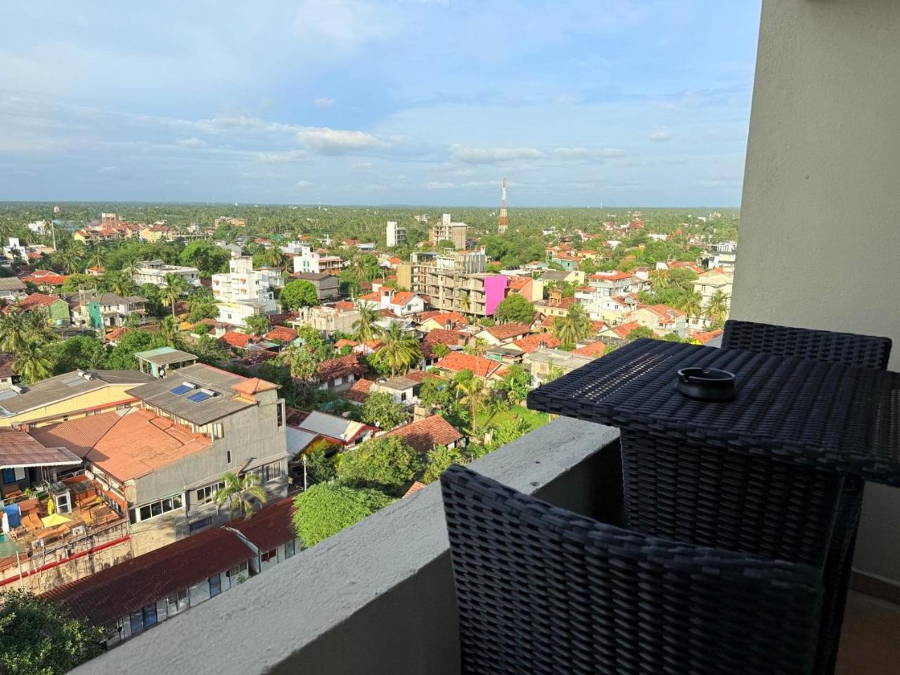 Ocean Breeze Negombo- Tidesend Luxury Beach Apartments Ngoại thất bức ảnh