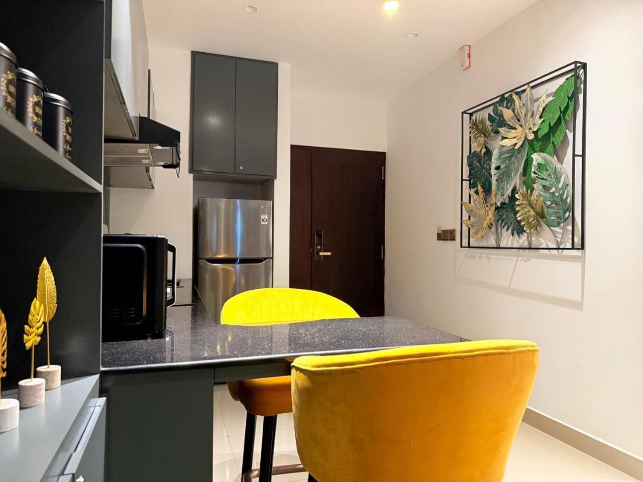 Ocean Breeze Negombo- Tidesend Luxury Beach Apartments Ngoại thất bức ảnh