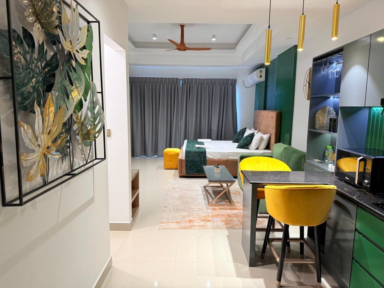 Ocean Breeze Negombo- Tidesend Luxury Beach Apartments Ngoại thất bức ảnh