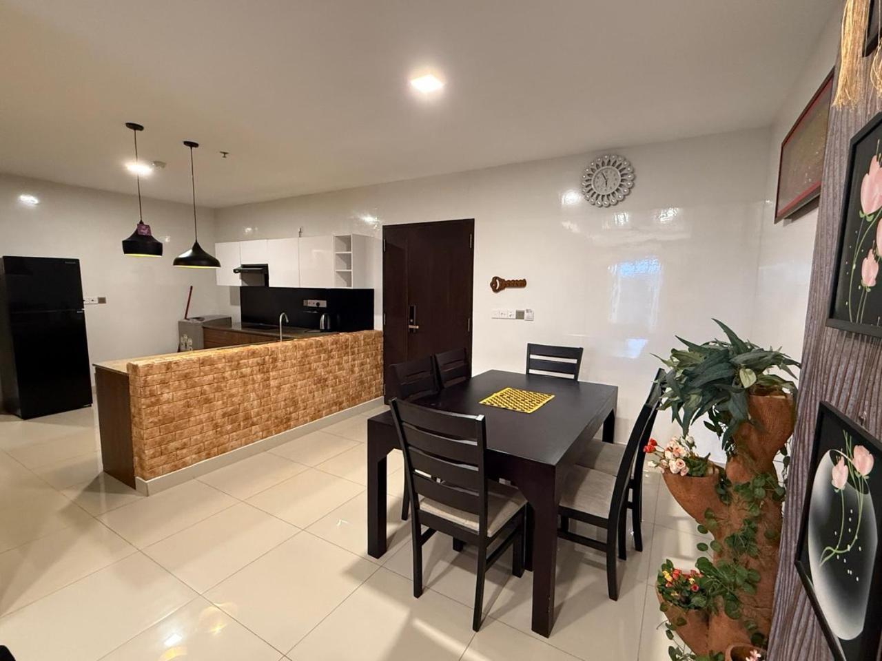Ocean Breeze Negombo- Tidesend Luxury Beach Apartments Ngoại thất bức ảnh