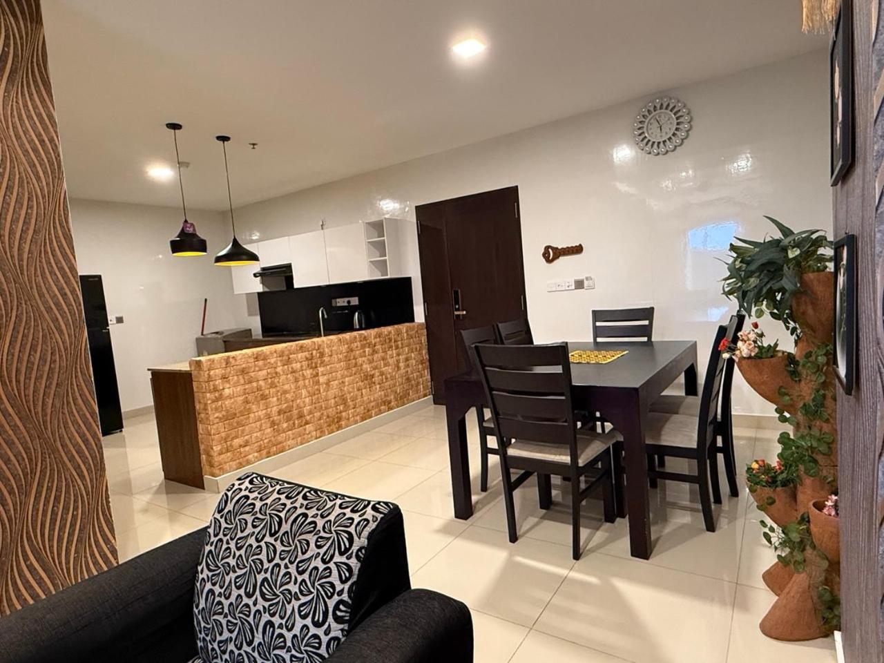 Ocean Breeze Negombo- Tidesend Luxury Beach Apartments Ngoại thất bức ảnh