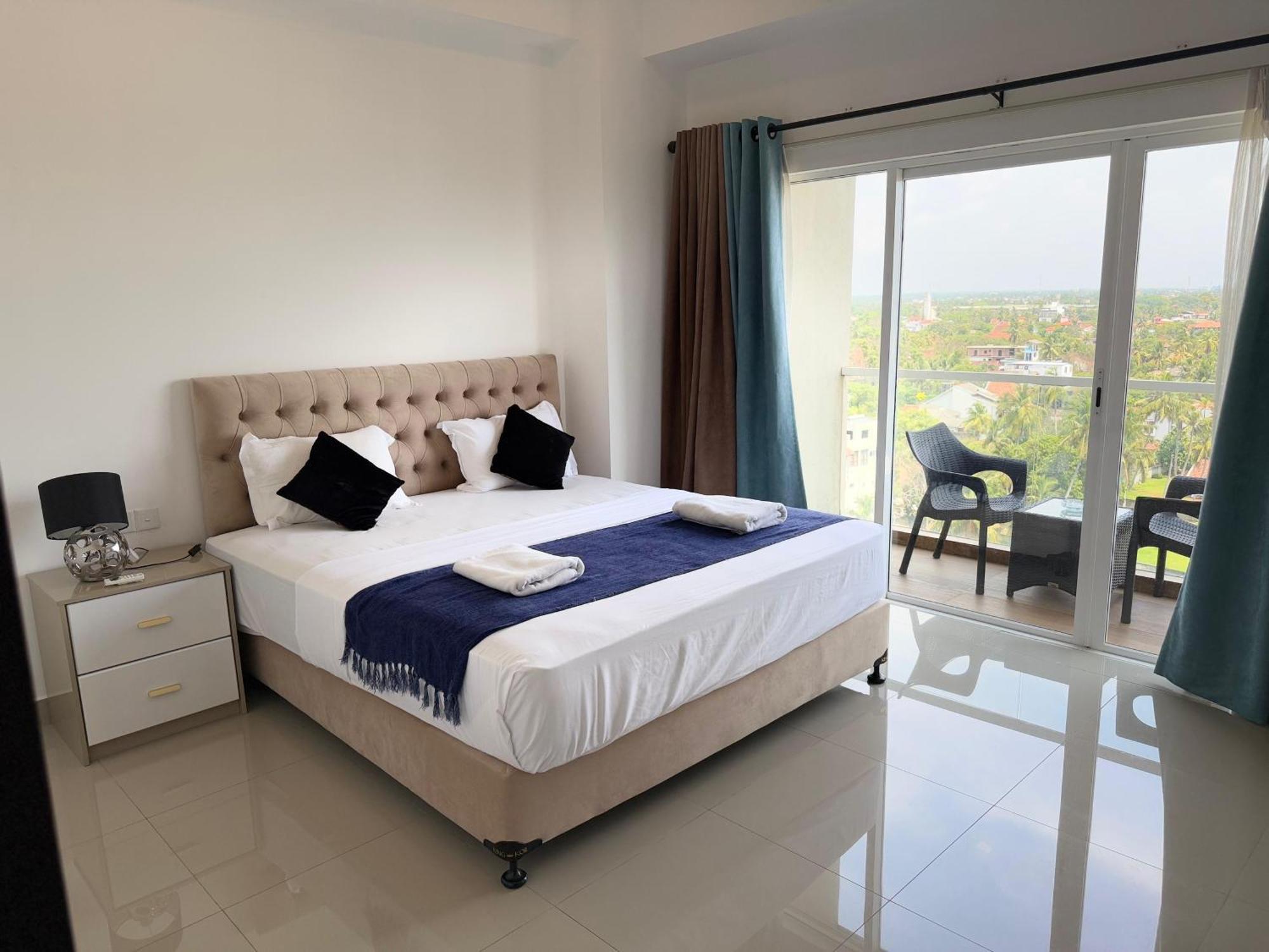 Ocean Breeze Negombo- Tidesend Luxury Beach Apartments Ngoại thất bức ảnh