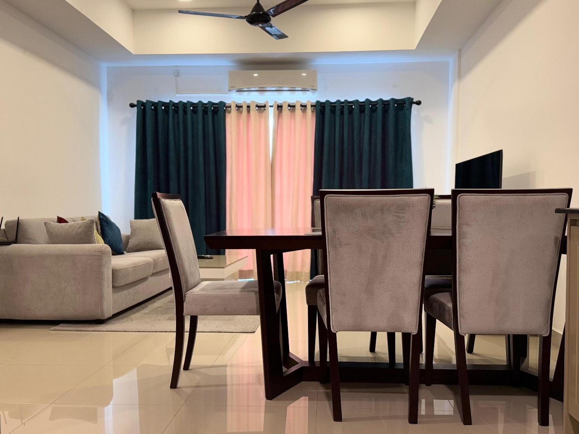 Ocean Breeze Negombo- Tidesend Luxury Beach Apartments Ngoại thất bức ảnh