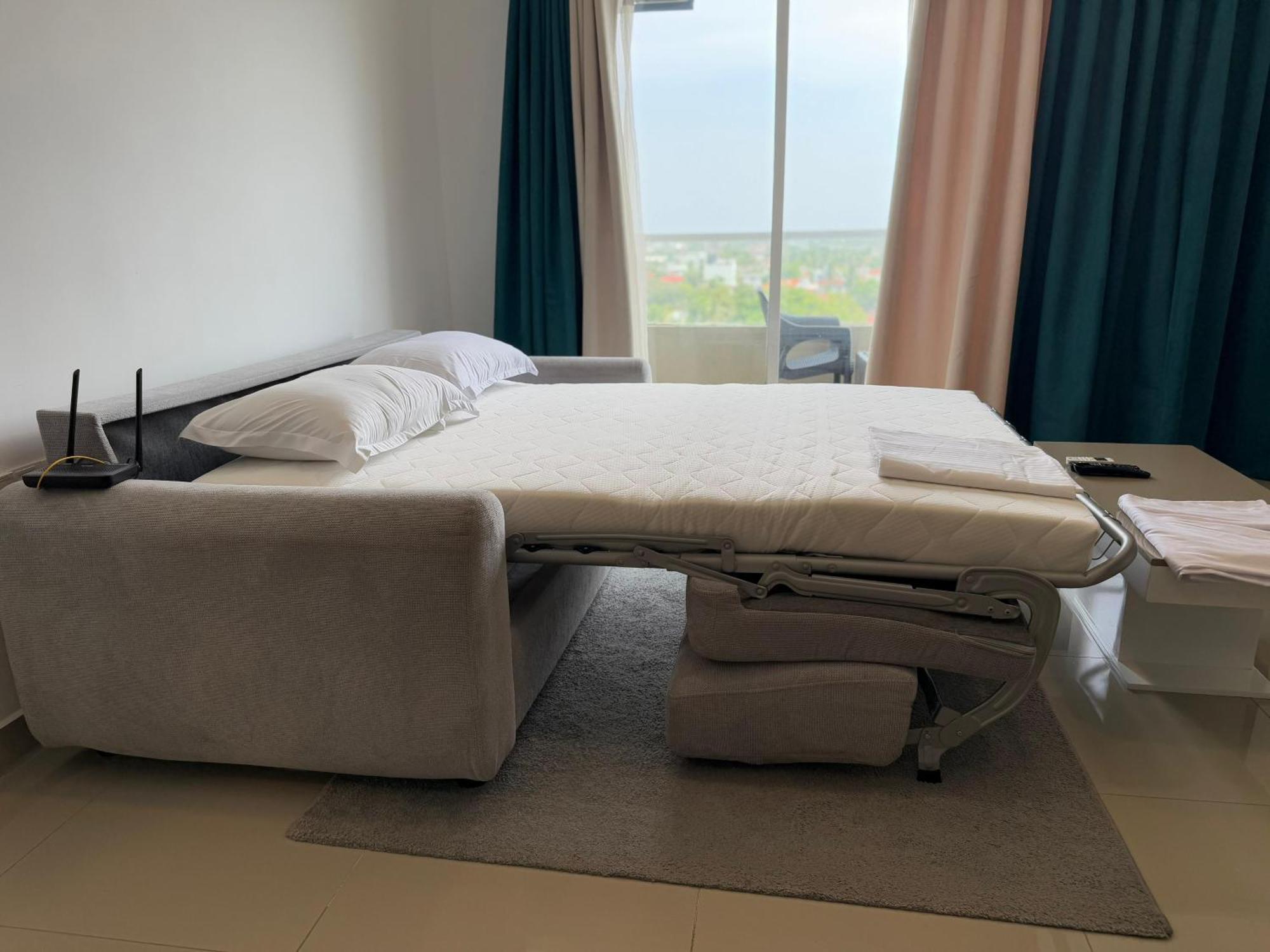 Ocean Breeze Negombo- Tidesend Luxury Beach Apartments Ngoại thất bức ảnh