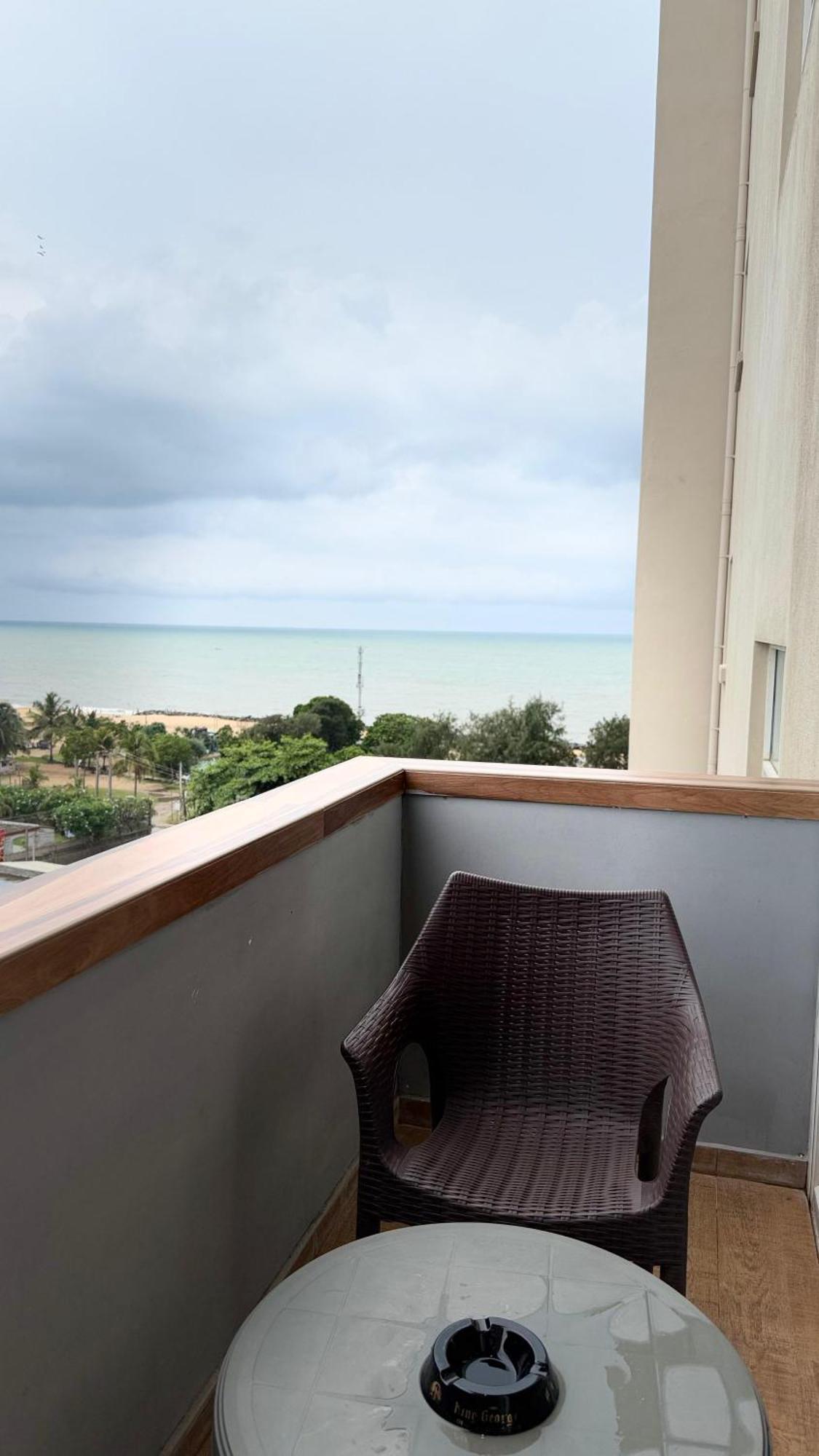 Ocean Breeze Negombo- Tidesend Luxury Beach Apartments Ngoại thất bức ảnh