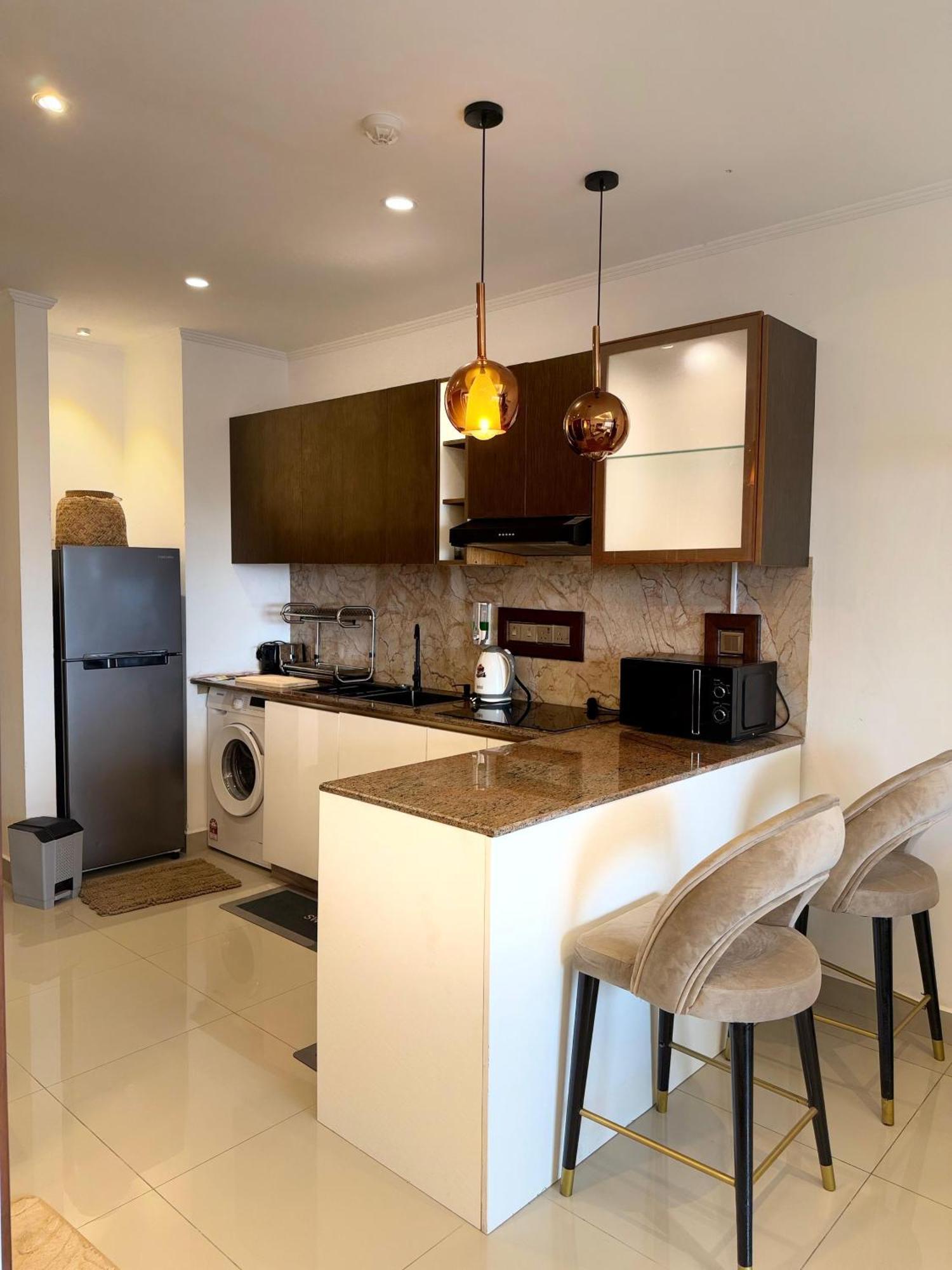 Ocean Breeze Negombo- Tidesend Luxury Beach Apartments Ngoại thất bức ảnh