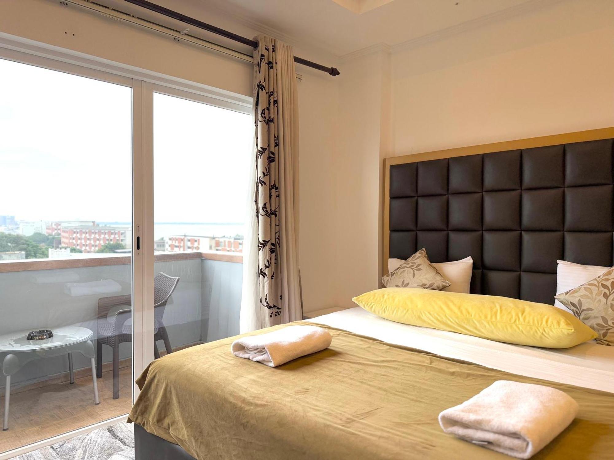 Ocean Breeze Negombo- Tidesend Luxury Beach Apartments Ngoại thất bức ảnh