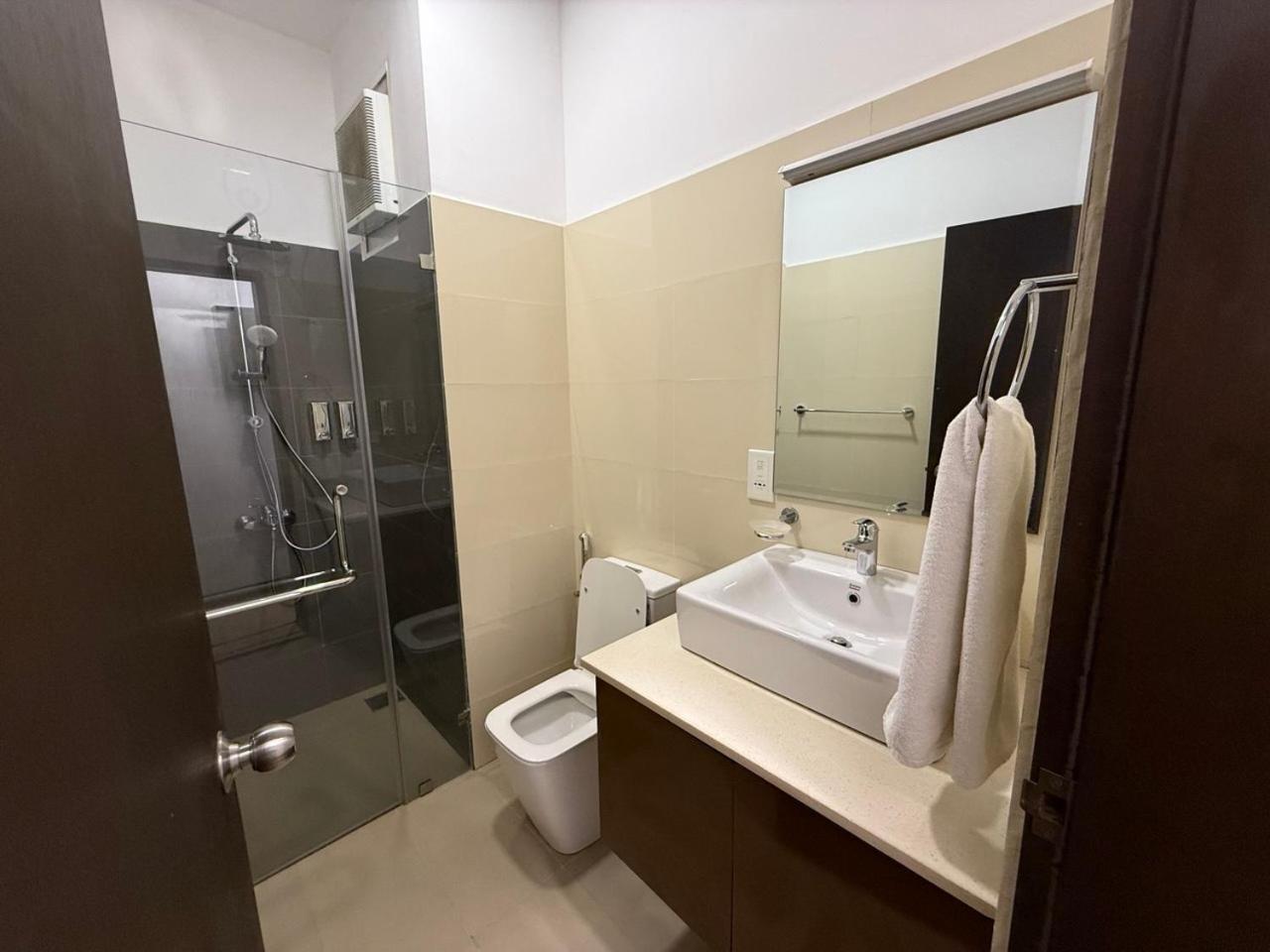 Ocean Breeze Negombo- Tidesend Luxury Beach Apartments Phòng bức ảnh